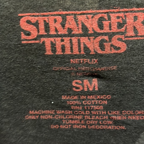 Stranger Things Eleven Elle T-Shirt Size Small❗️BRAND NEW❗️ - Picture 4 of 5